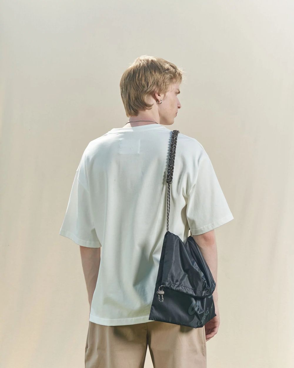 Футболка Called a Garment The Blueberry Kingdom молочная