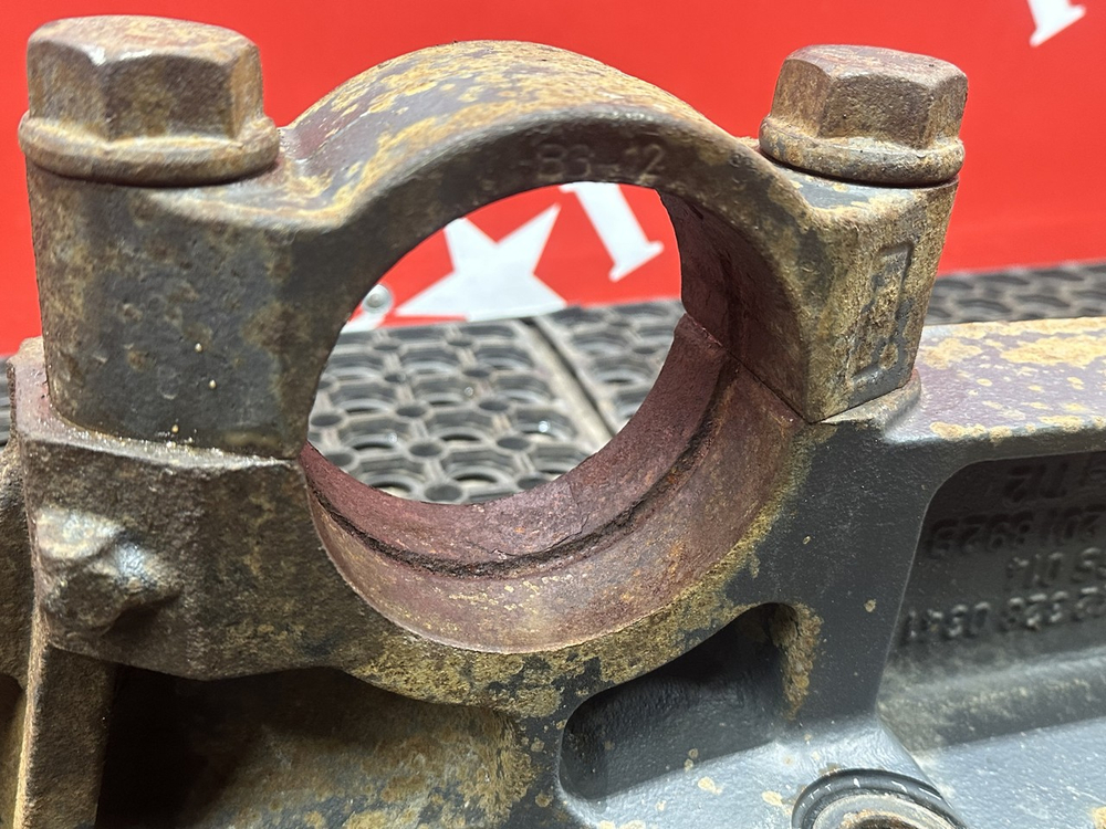 Кронштейн пневморессоры правый 2018г.