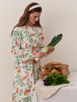 Платье с кружевной оборкой