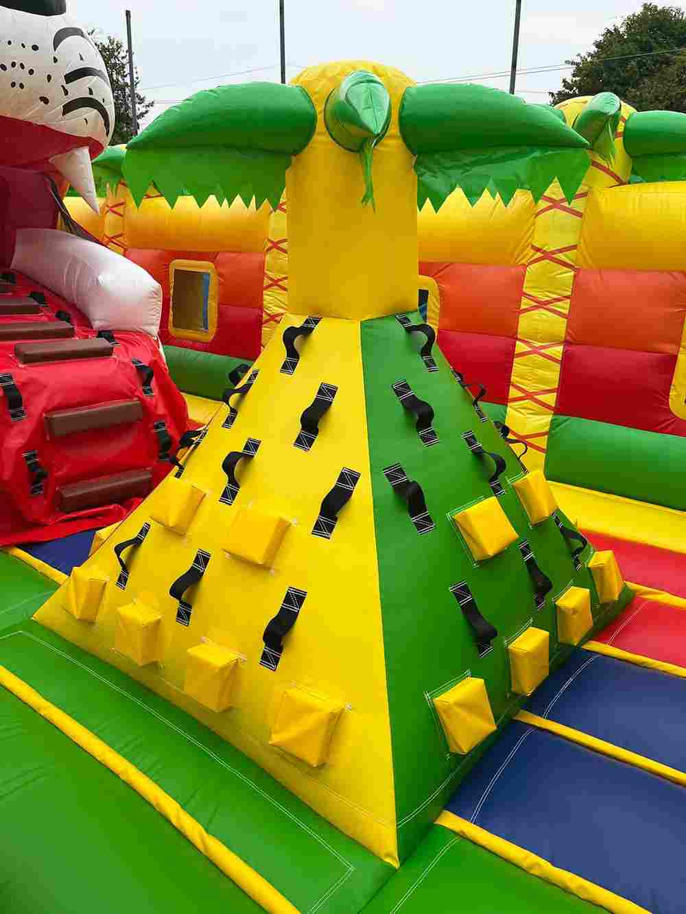 Коммерческий надувной батут «Сафари-Тигр» 10*9*8м, с двумя горками