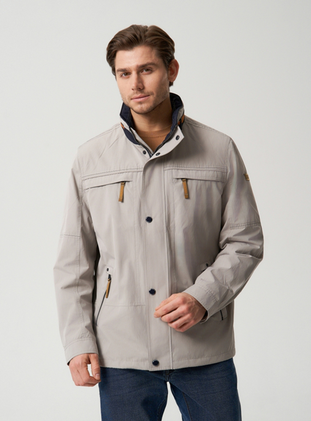 Мужская ветровка с капюшоном в классическом стиле от бренда Vizani