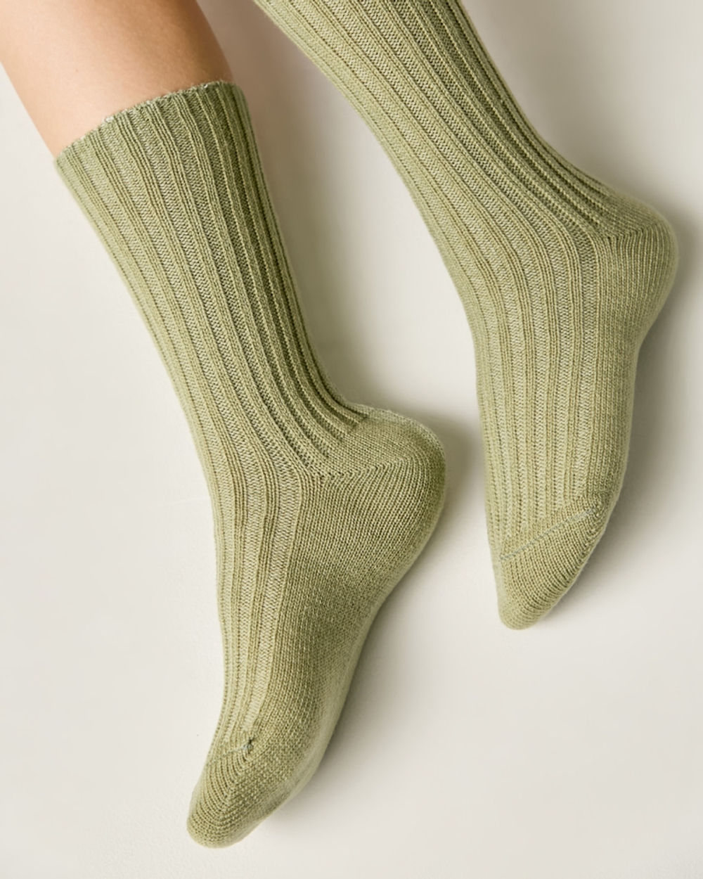 БРЕСТСКИЕ НОСКИ ЖЕНСКИЕ 1438 ARCTIC (ручная вязка)