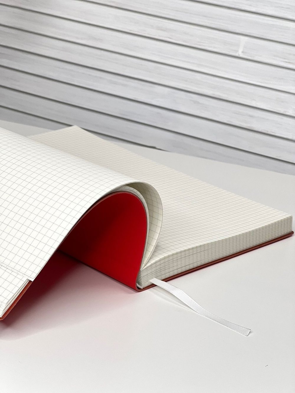 Блокнот А4 200л. (400страниц) в клетку без рамки Красный (К44-875КБР)