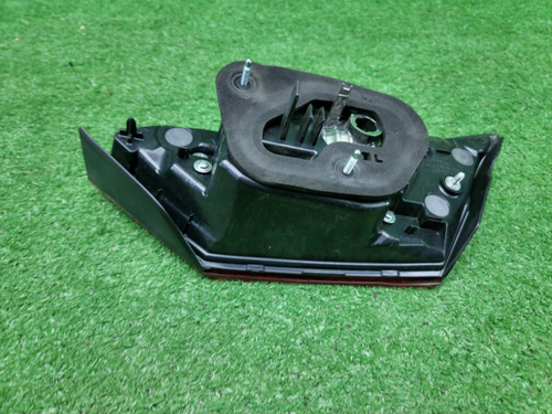 Фонарь левый внутр Toyota Camry XV70 17-нв галоген