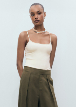 Топ на бретельках