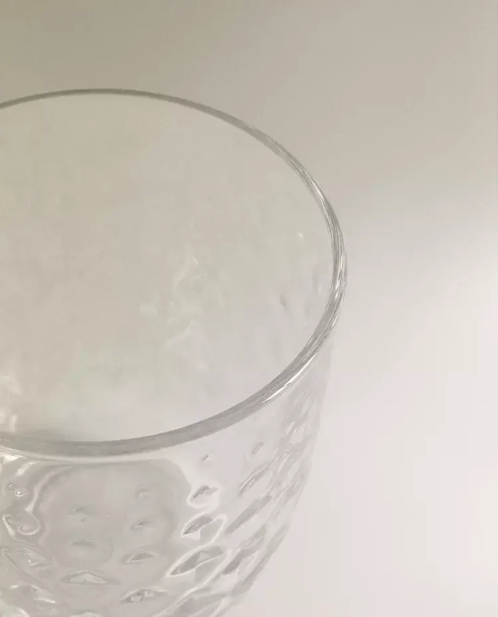 ZARA HOME СТАКАН С РЕЛЬЕФНЫМ УЗОРОМ, ПРОЗРАЧНЫЙ