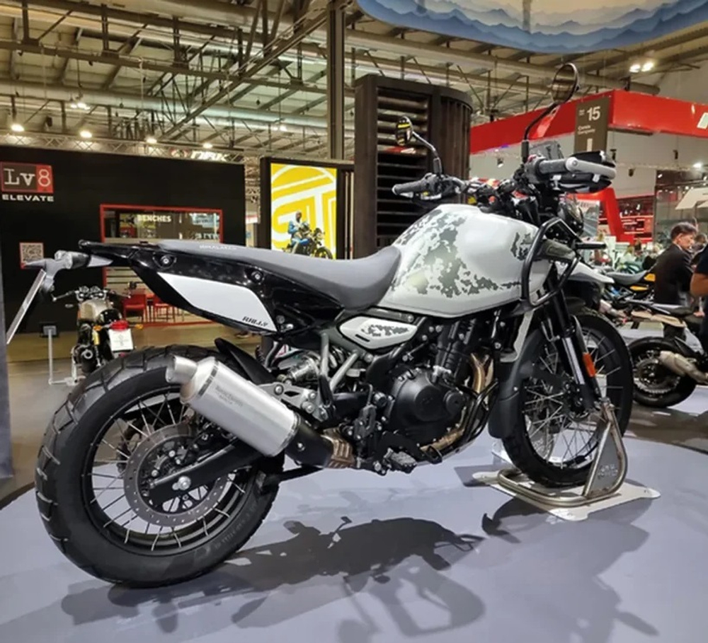 Заднее крыло с креплением номера Royal Enfield, тип - "Rally", черного цвета, арт. KXA00410