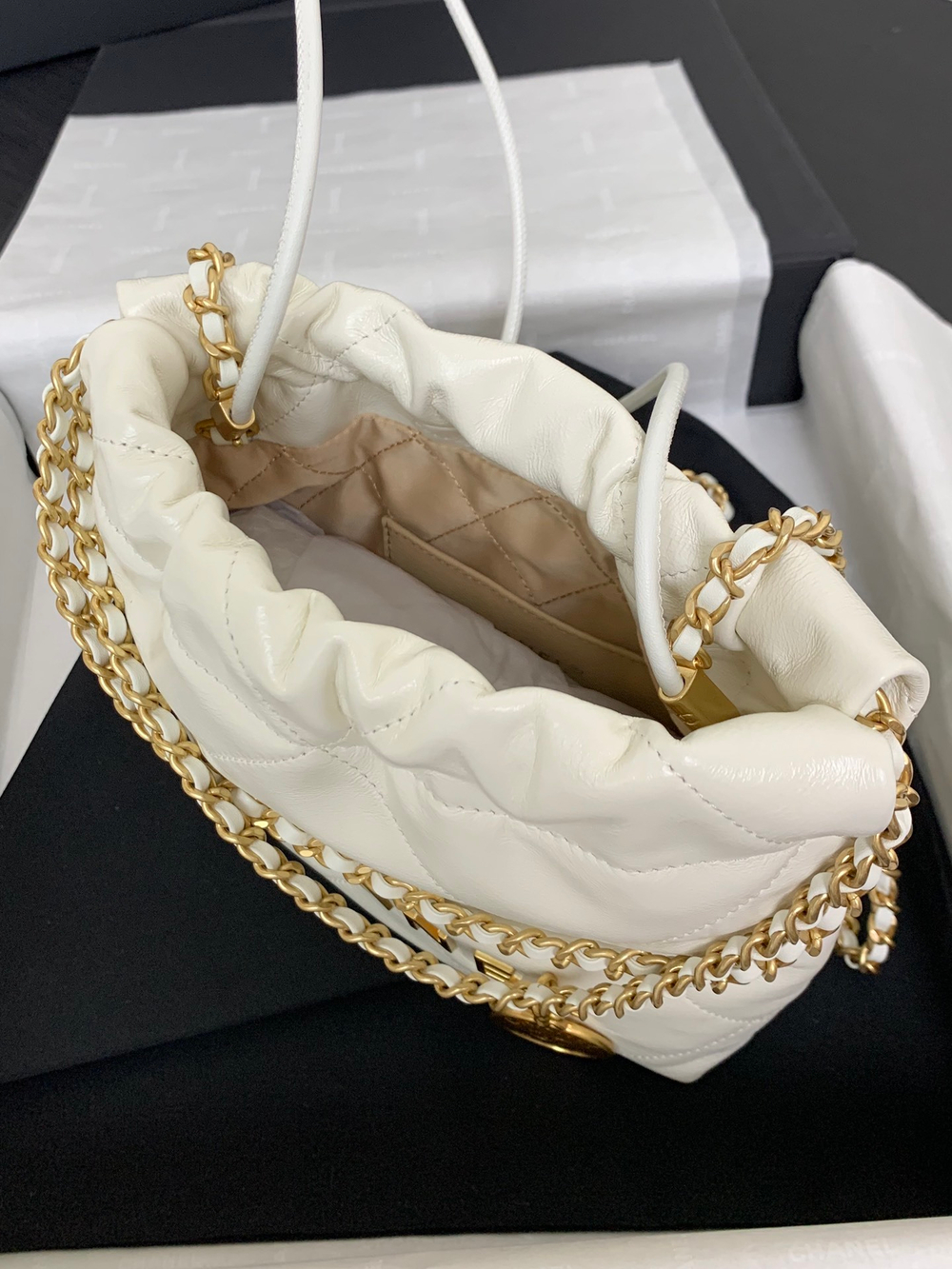 Chanel 22 Mini Handbag 20 cm
