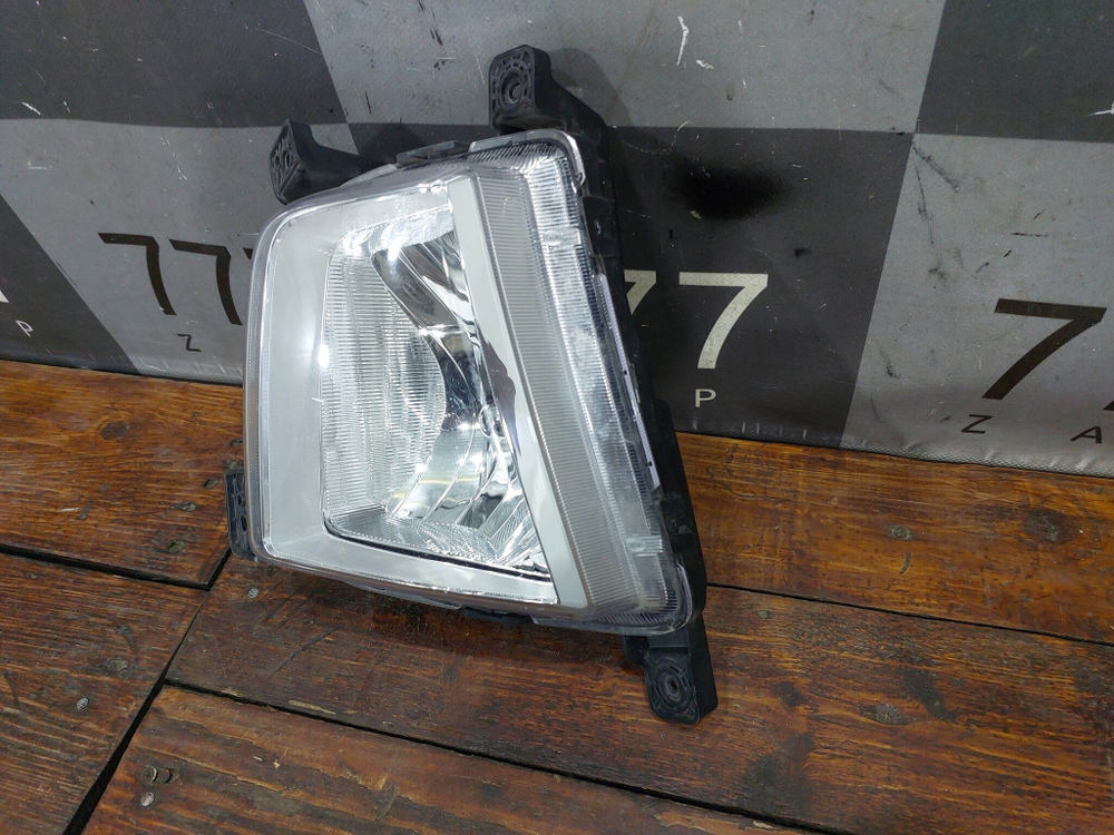 ПТФ передняя правая Hyundai Creta 1 (GS) 16-21 Б/У Оригинал 92202M0000