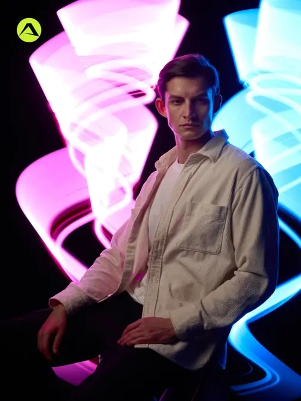 Светодиодный осветитель Raylab RL-LED10RGB 2500-9900К 5200mAh магнитный