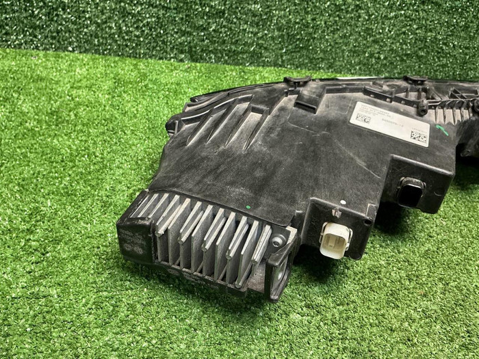 Фара левая BMW 7er G70 (2022-н.в.) LED