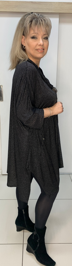 Нарядная вискозная туника с разрезами