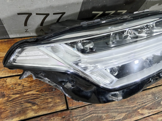 Фара правая Adaptive LED Volvo XC90 2 19-нв Б/У Оригинал 31655715