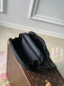 Louis Vuitton Alpha Wearable Wallet