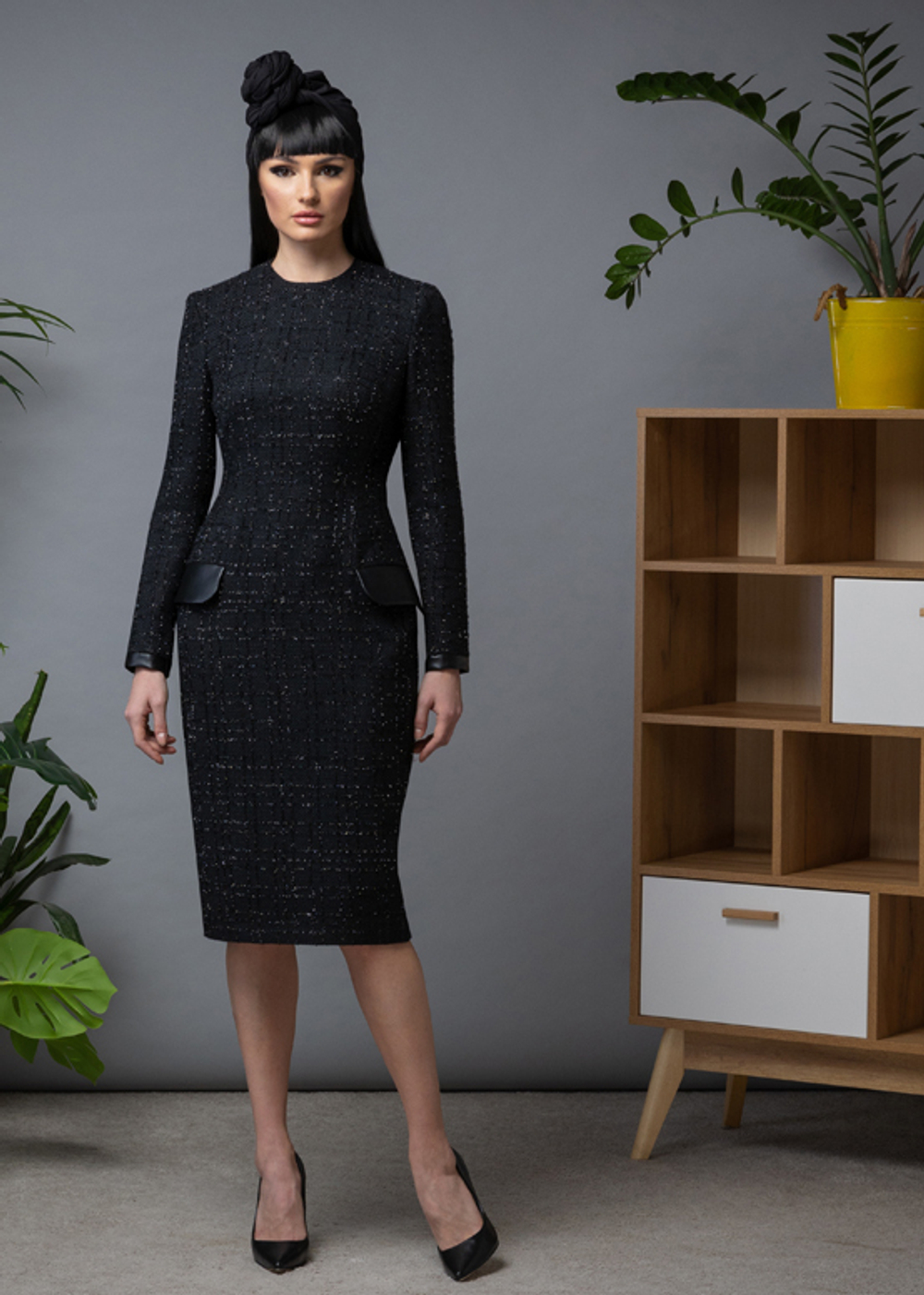 Полуприлегающее твидовое платье в клетку 04-04-23 FW