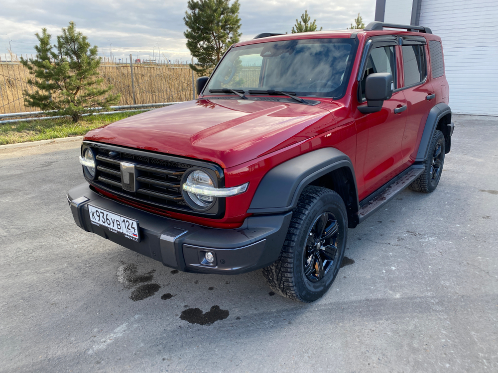 TANK 300 City Premium 2.0 8AT 4WD