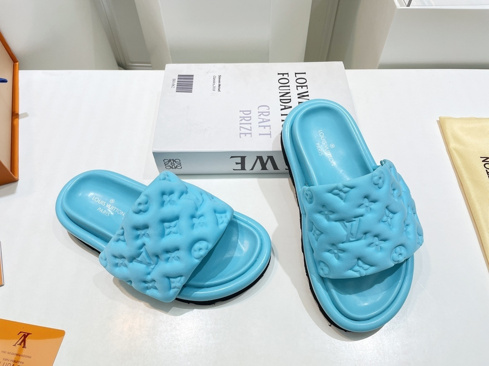 Louis Vuitton Pool Pillow Comfort Mule