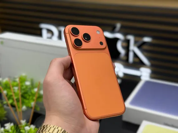 Б/У Телефон Apple iPhone 17 Pro 256Gb Cosmic Orange e-sim 100% (JX6VW4FHNH)