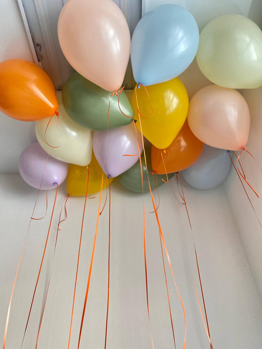 Воздушные шарики под потолок стильно №4909