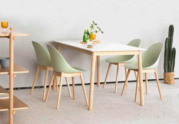 Стул Vid белый, с деревянными ножками