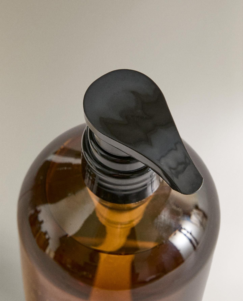 Zara Home - Мыло в форме флакона с ароматом мускуса, 1000 мл