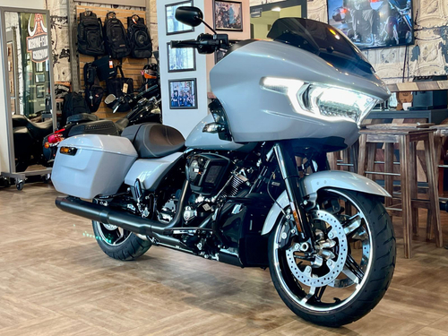 Harley-Davidson ROAD GLIDE 2024 (Atlas Silver / Black Trim) с НДС