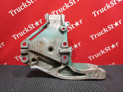 Кронштейн двигателя передний левый 2020г.