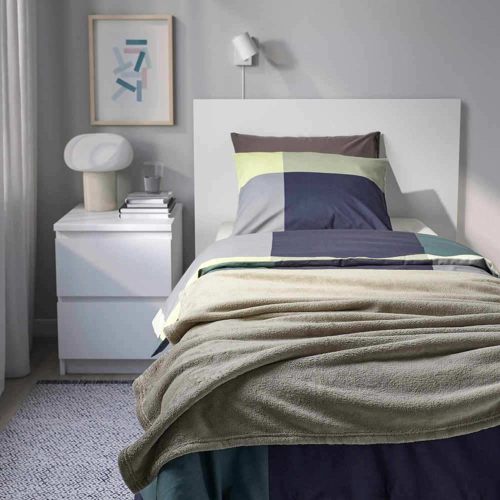 IKEA TRATTVIVA  (ИКЕА ТРАТТВИВА)  -  Покрывало, светло-серо-зеленое, 150x250 см