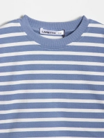 Голубой костюм для девочки на весну