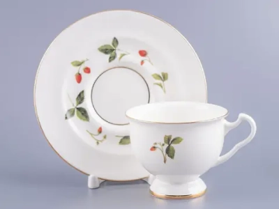 Чашка с блюдцем чайная форма Айседора рисунок Земляника, арт. 81.27540.00.1