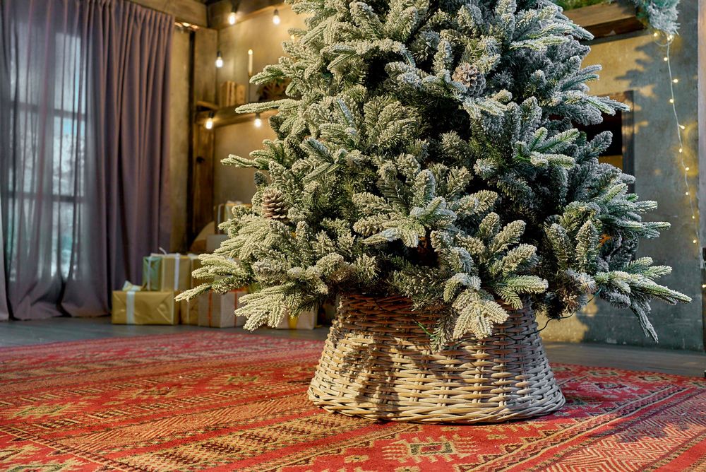 Заснеженная елка с шишками «Saint Paul» Сейнт Пол (Литая+пвх) 210 см / 2,1 м