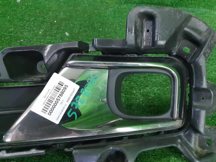 Решетка переднего бампера левая Toyota Land Cruiser 200 (2015-2021)