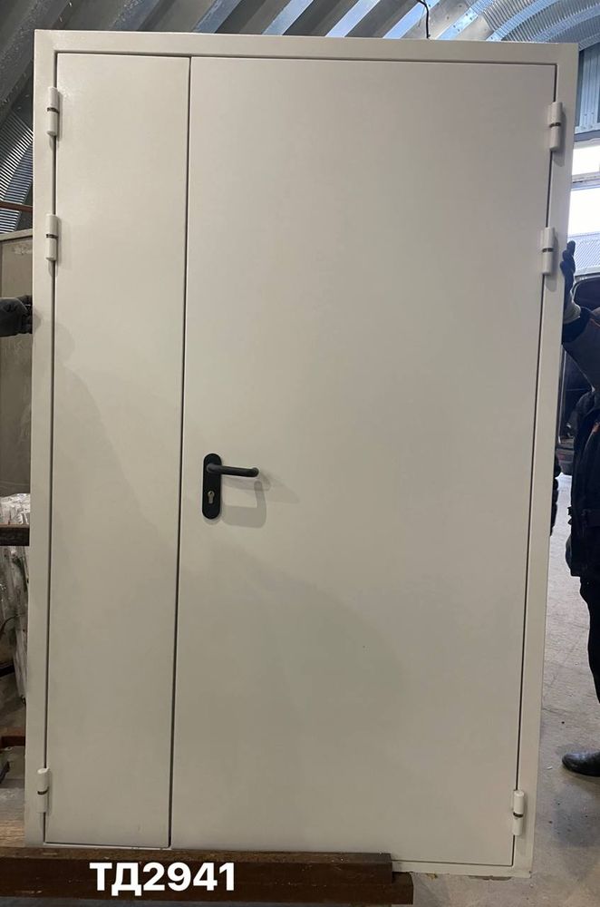 Дверь металлическая Б/У 217(в) х 133(ш) Входная