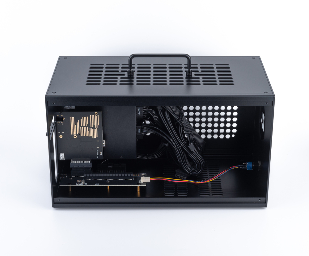 Внешний корпус для видеокарты Wikingoo Z1Max-3, EGPU, Thunderbolt 3/4.