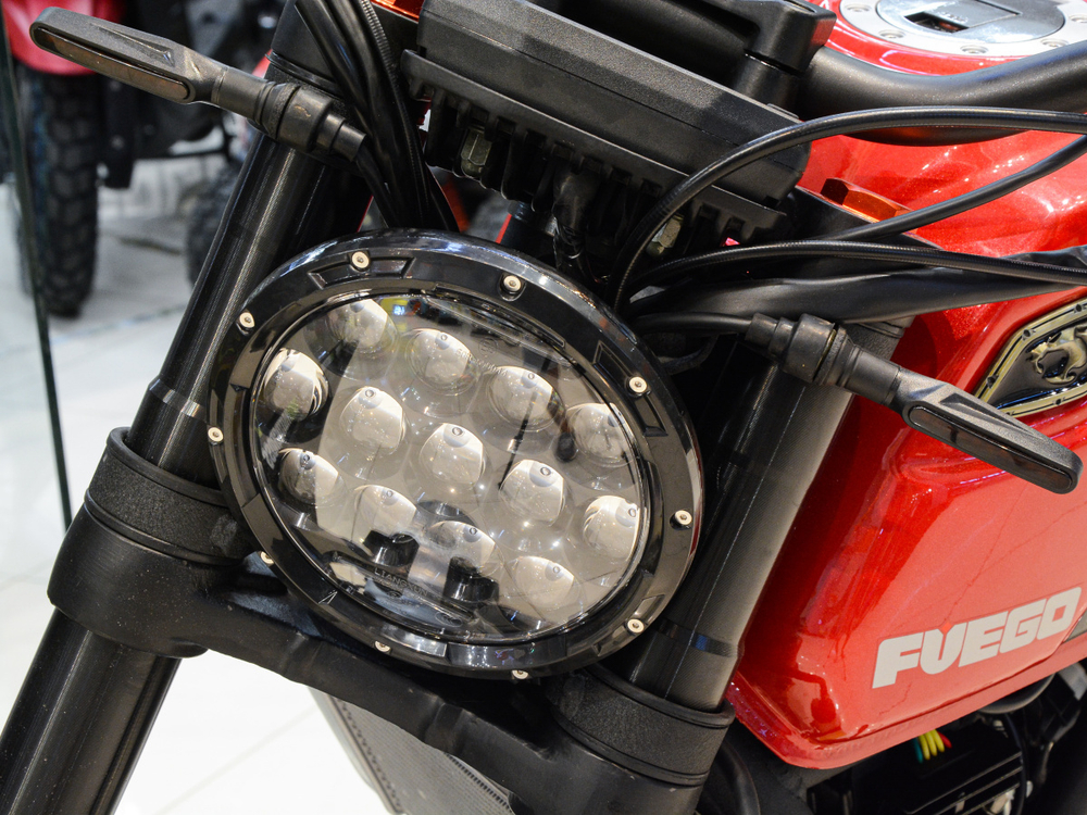 Мотоцкил FUEGO SCRAMBLER LUX 300 ПТС (красный)