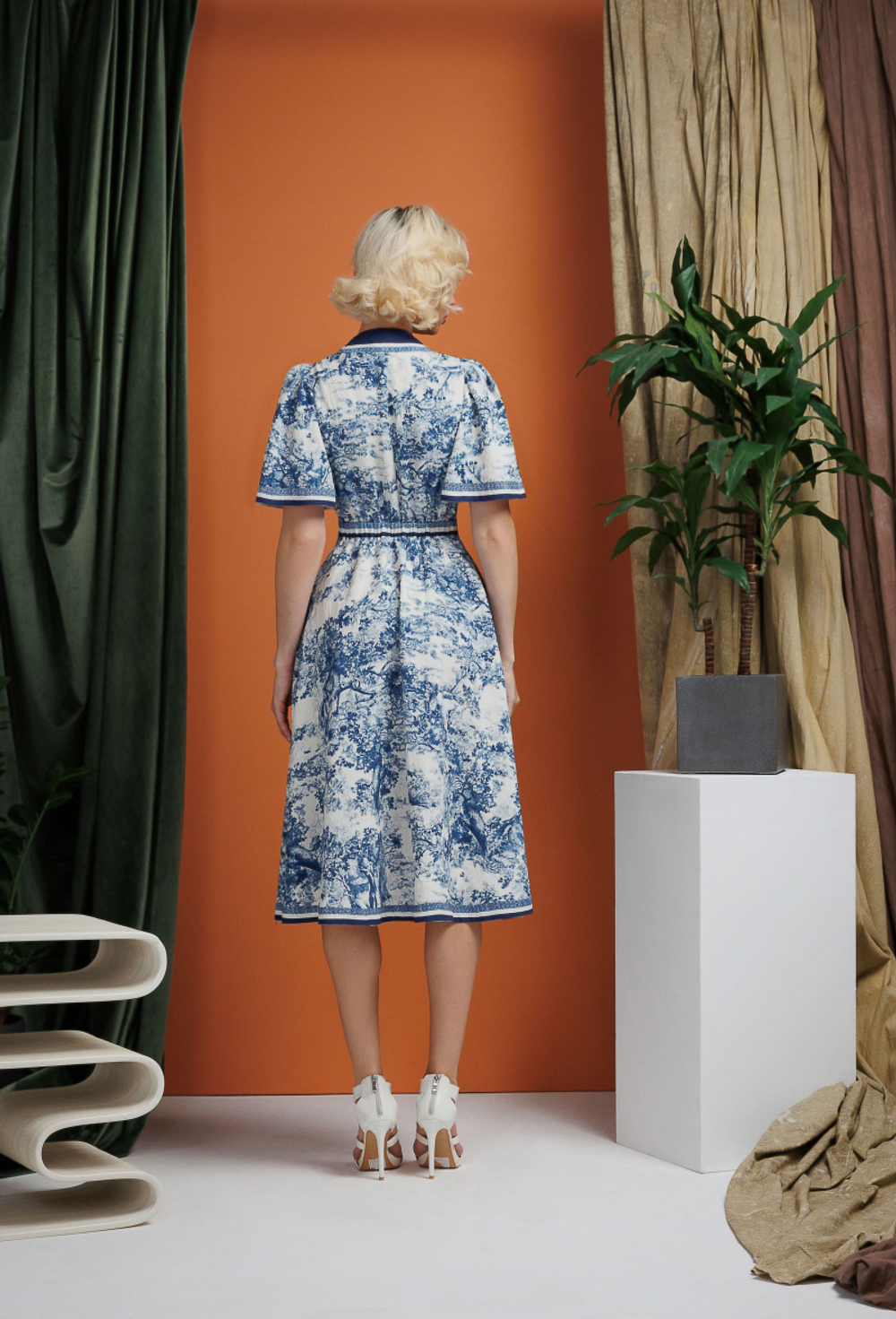 Платье льняное на пуговицах сине-белое 07-02-25 SS