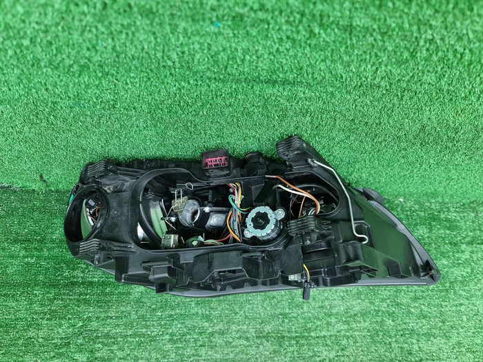 Фара левая Volvo XC70 2 (2007-2013) ксенон