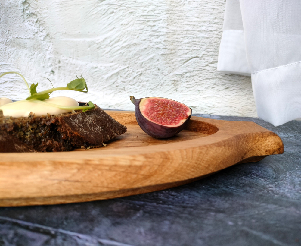 Поднос деревянный сервировочный из массива дуба MG283