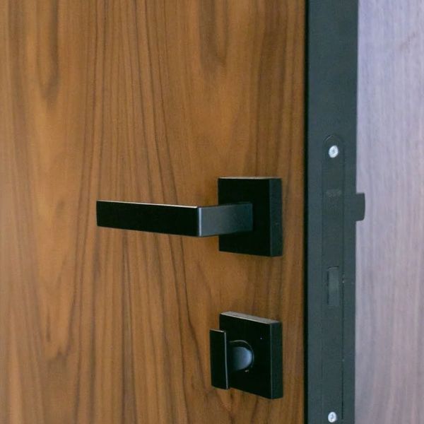 Установка скрытых дверей: этапы работ