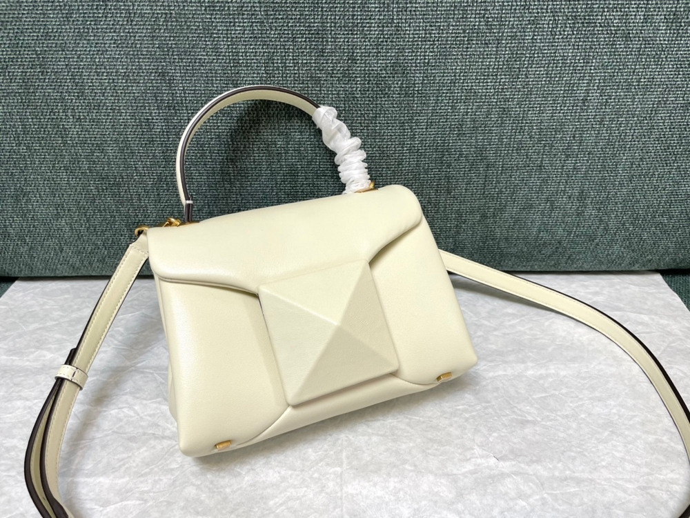 Valentino Mini One Stud Bag 20 cm
