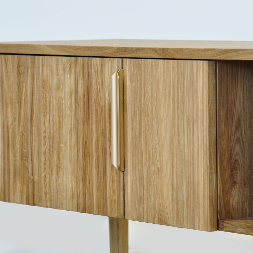 Тумба под телевизор 150 см Розенбург напольная из массива дуба 2 двери 1 ящик