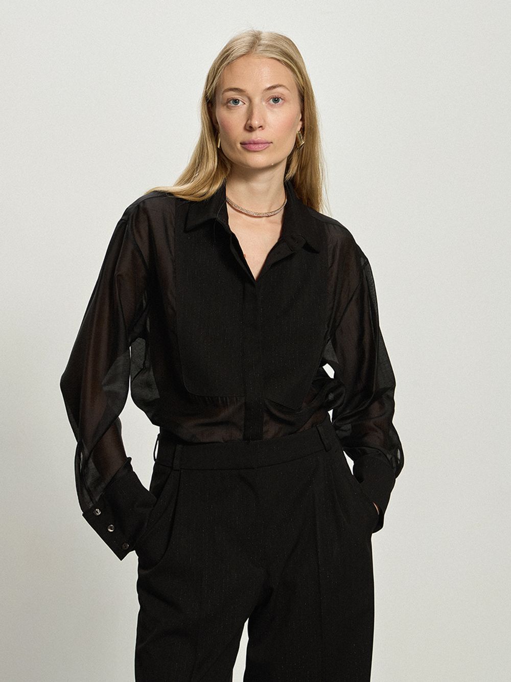 Рубашка Хельсинки с МАНИШКОЙ черный шифон