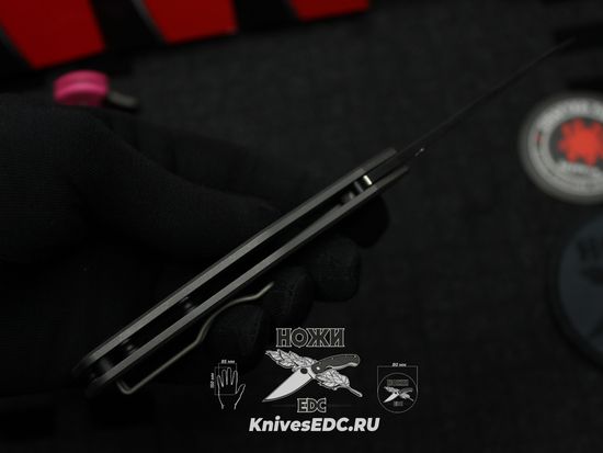 Складной нож Spyderco Spydiechef 211TIP c клинком из стали LC200N Rustproof Steel, рукоять титан