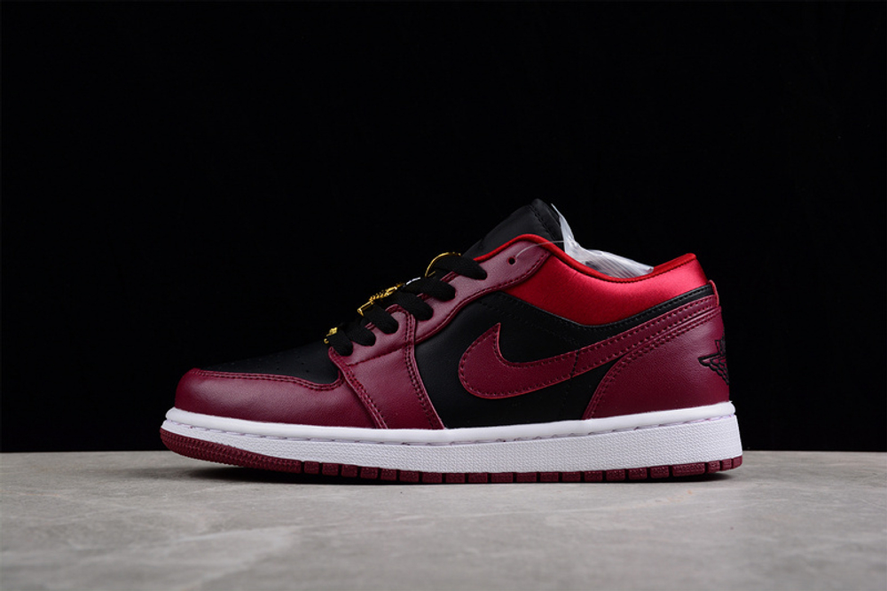 Купить кроссовки Nike Air Jordan 1 Low Dark Beetroot Black в баскетбольном магазине futbasket.ru