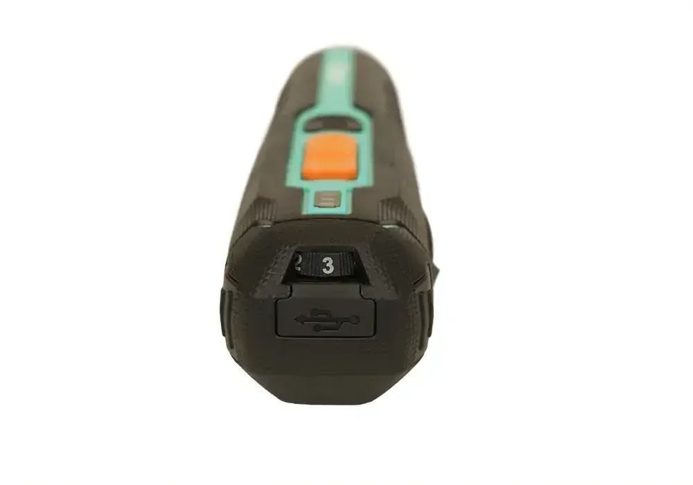 Отвертка аккумуляторная щеточная напряжение 3,7В, крутящий момент 3Нм, обороты 300об/мин, micro USB, подсветка, индикатор напряжения, набор бит без зарядного устройства Sturm!