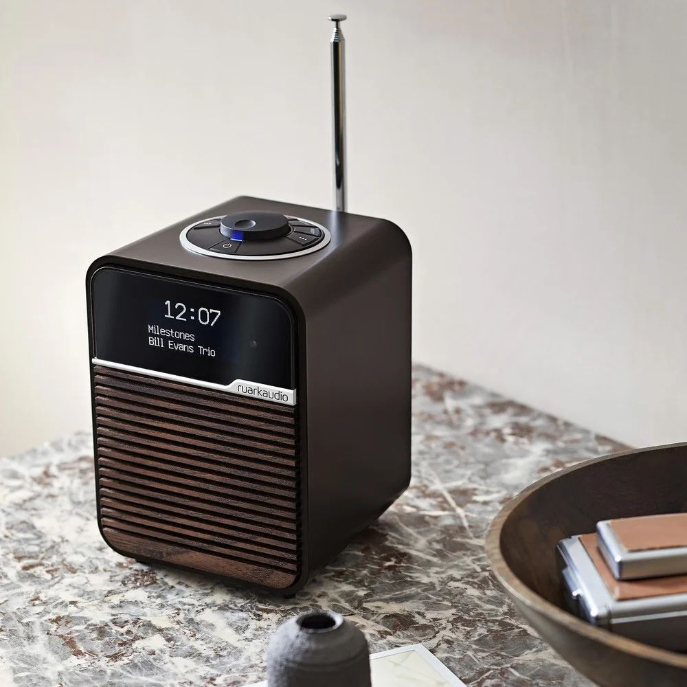 Компактное радио Ruark R1 Mk4 Light Cream