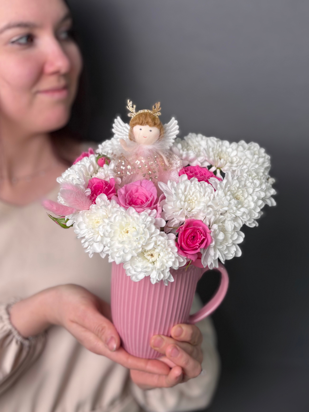 Милая композиция в кружке «Цветочная фея»