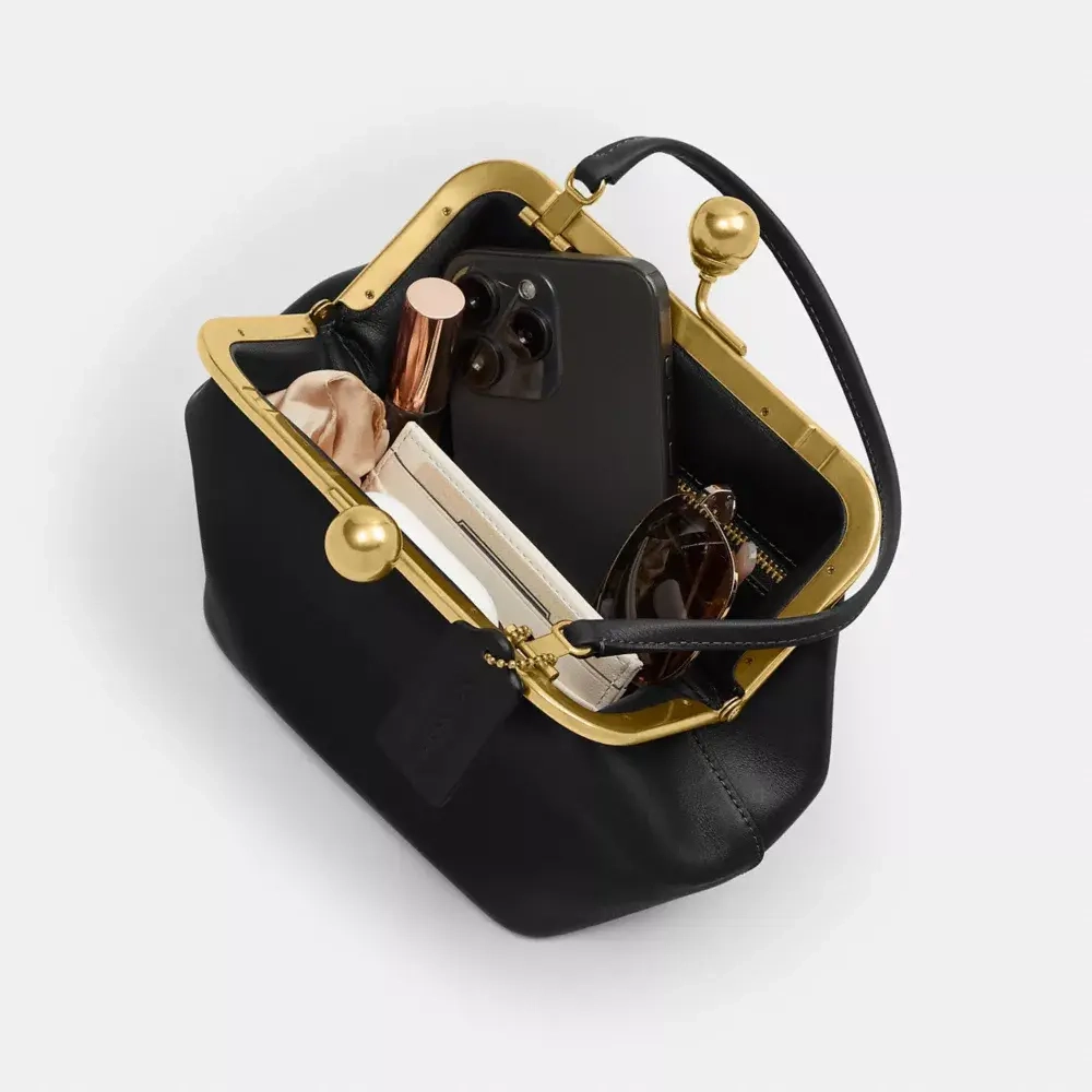 COACH СУМКА KISSLOCK 16, ЧЕРНЫЙ