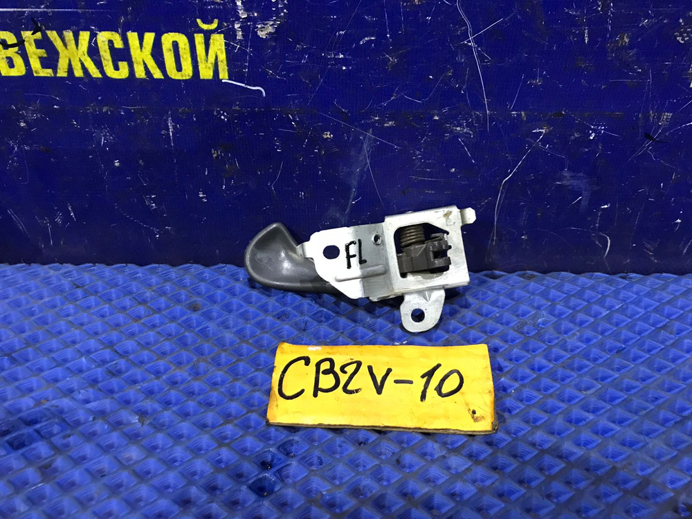 Ручка двери передней левой салонная MITSUBISHI LIBERO 1999