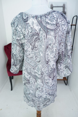 Блузка с красивым дымчатым узором 56 размер